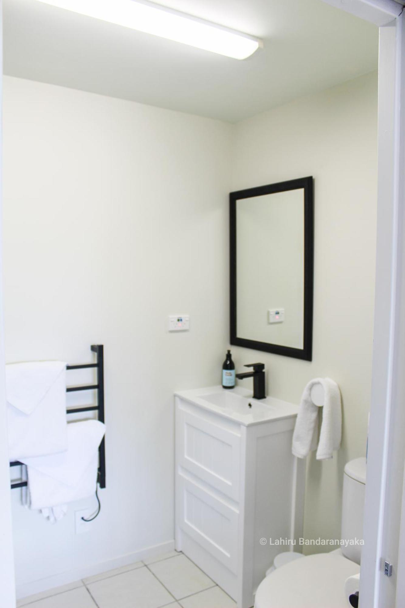 Le Chalet Waiheke Apartments Ostend Room photo
